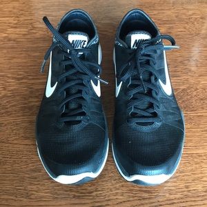 Women’s 7.5 Nike Training Sneakers